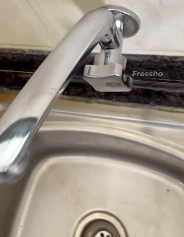 Clean your Kitchen Sink Faucet