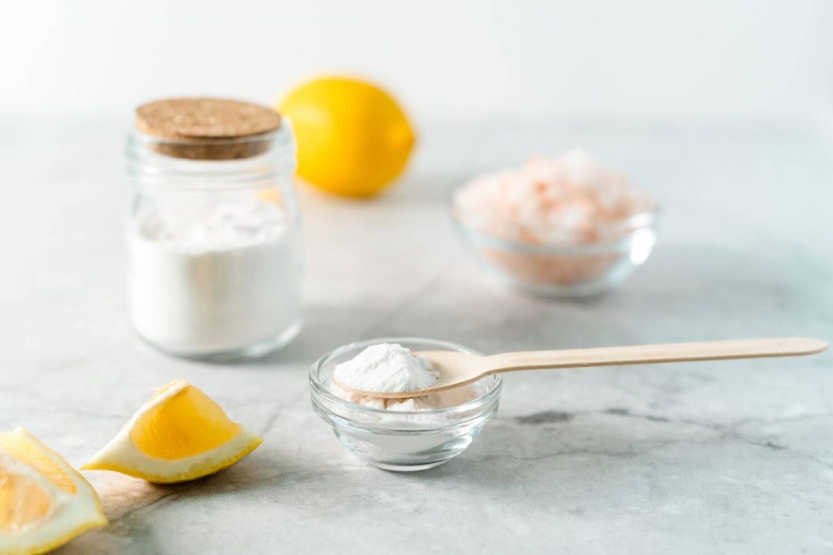 Mix lemon juice and borax powder to get rid of soap residue